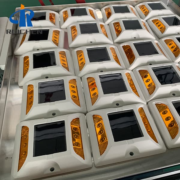 Odm Solar Powered Stud Light For Parking Lot In Japan
